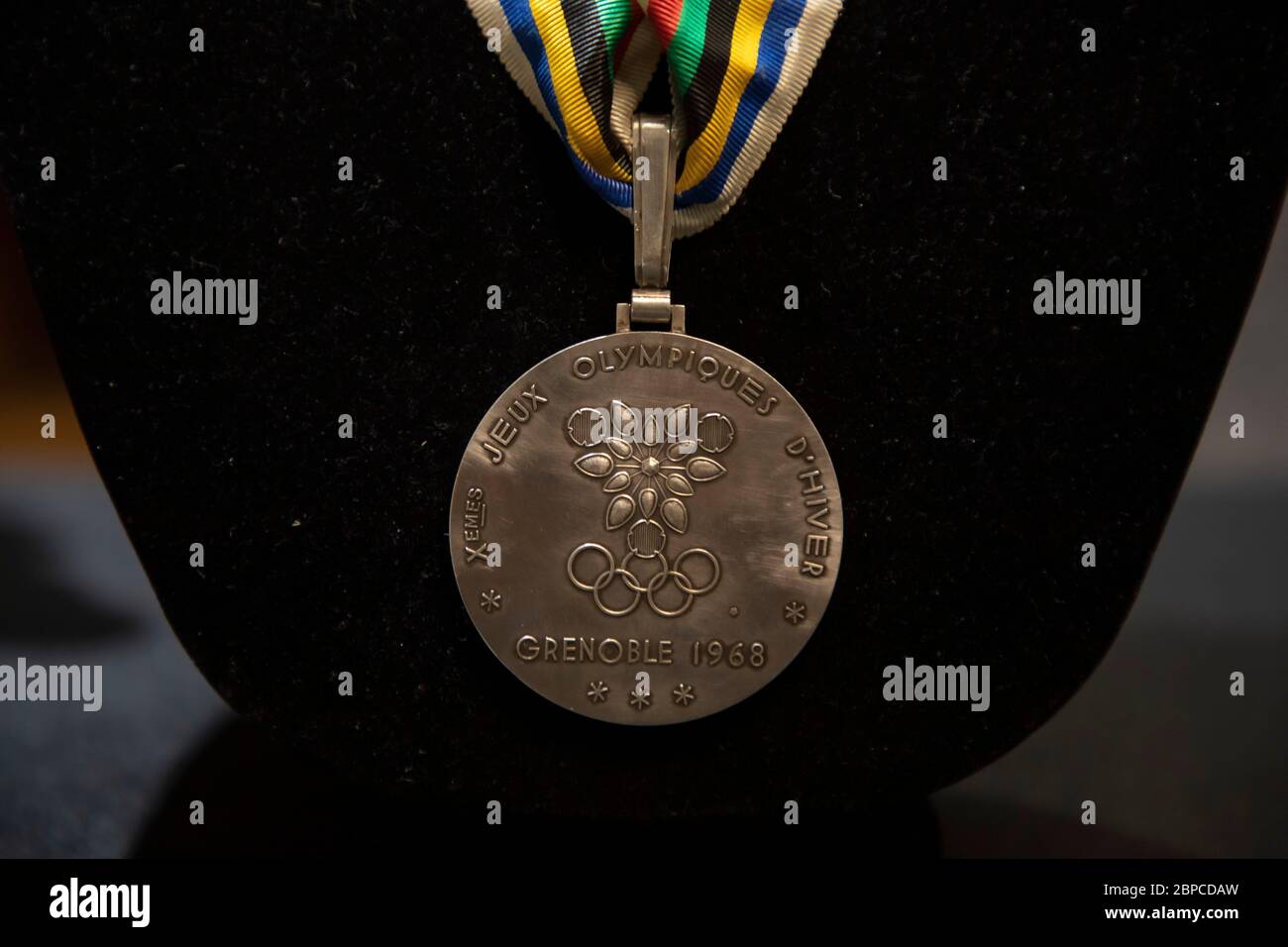 Culver City, États-Unis. 18 mai 2020. Sports Legends avec la grande Kobe Bryant de Lakers basketball à JulienÕs Auctions. 1968 Médaille olympique de Grenoble. 5/18/2020 Culver City, CA USA (photo de Ted Soqui/SIPA USA) crédit: SIPA USA/Alay Live News Banque D'Images