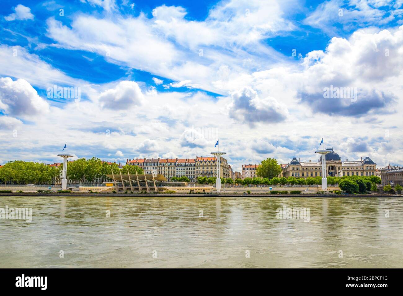 Rive du Rhône au centre de Lyon, région Auvergne-Rhône-Alpes, France Banque D'Images