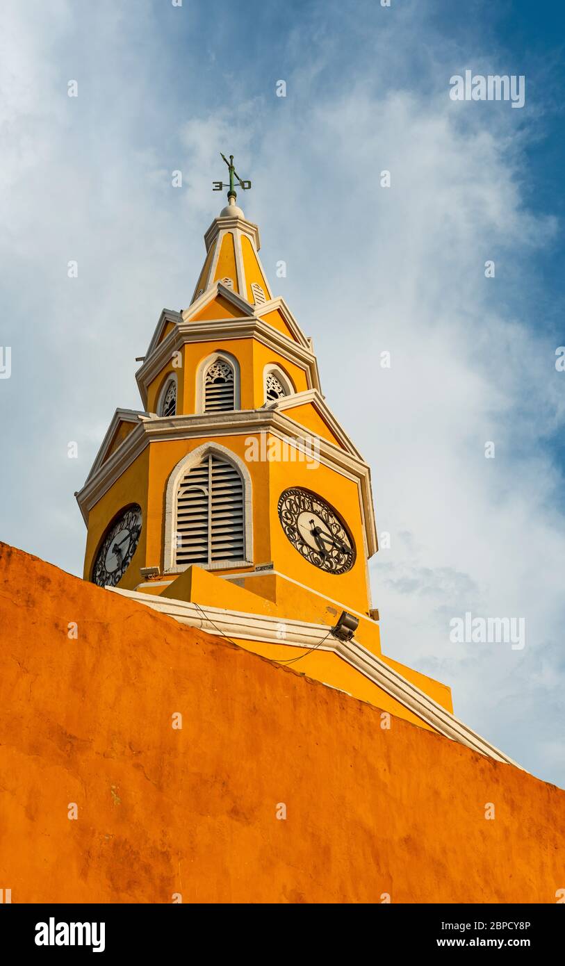 Gros plan sur le monument de la Tour de l'horloge de Carthagène au coucher du soleil, Colombie. Banque D'Images