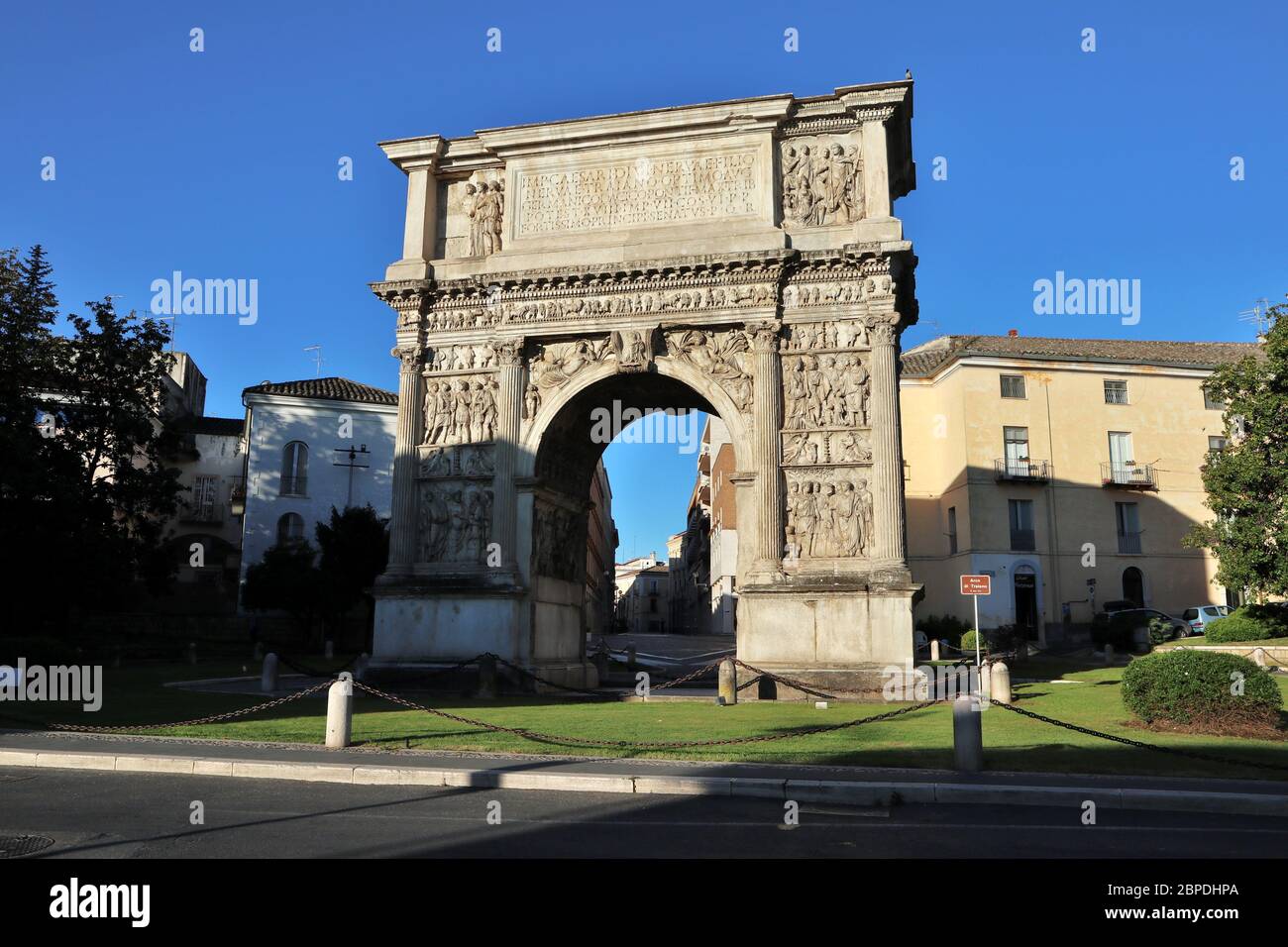Benevento - Arco Traiano di mattina presto Banque D'Images