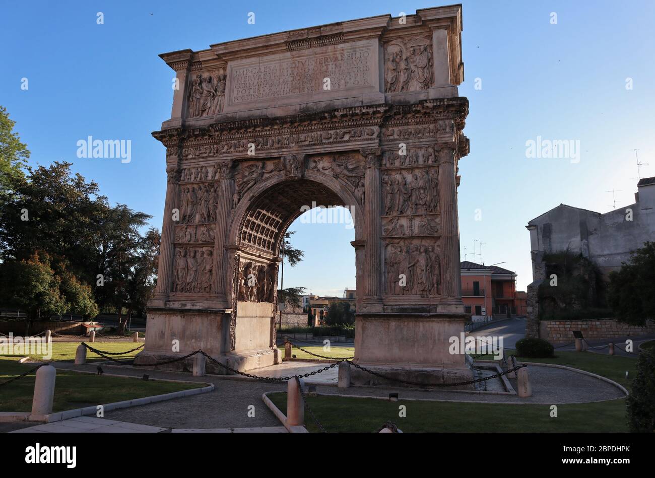 Benevento - Arco Traiano la mattina presto Banque D'Images