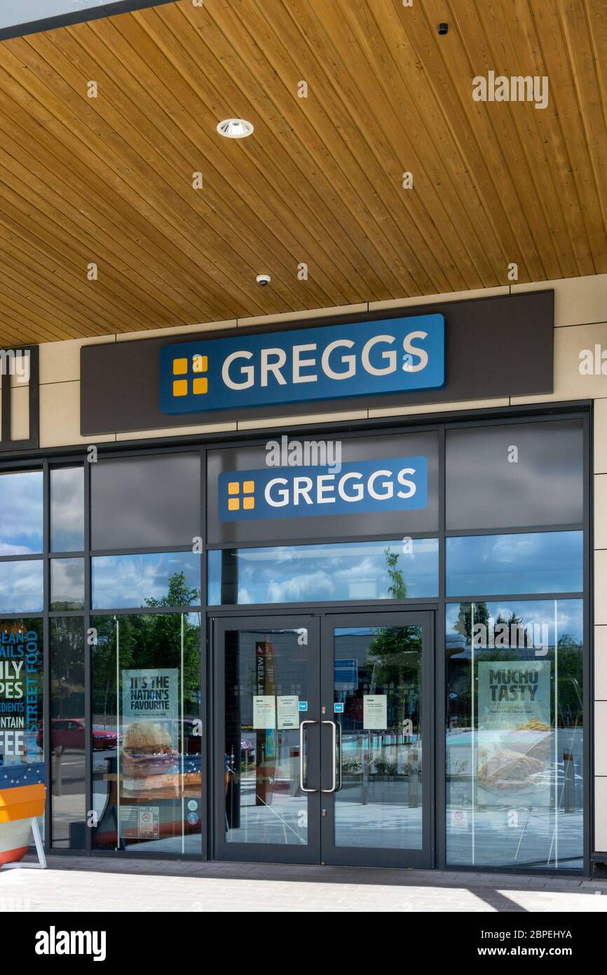 Façade de la boulangerie Greggs, Rushden Lakes, Northamptonshire, Royaume-Uni Banque D'Images