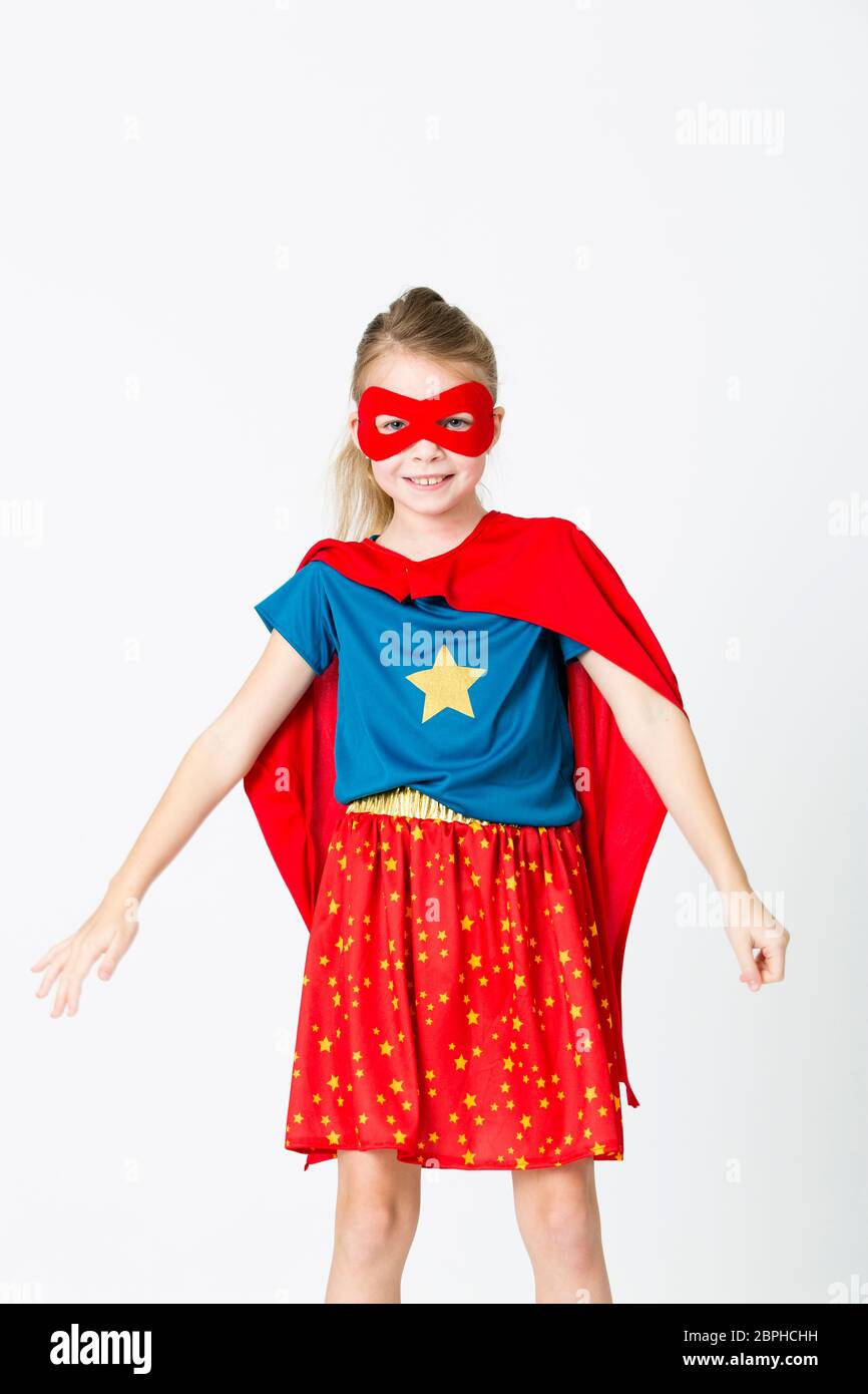 Warner Bros Fille DC Comics T-Shirt à Manches Longues Fille Enfant Supergirl avec Manteau