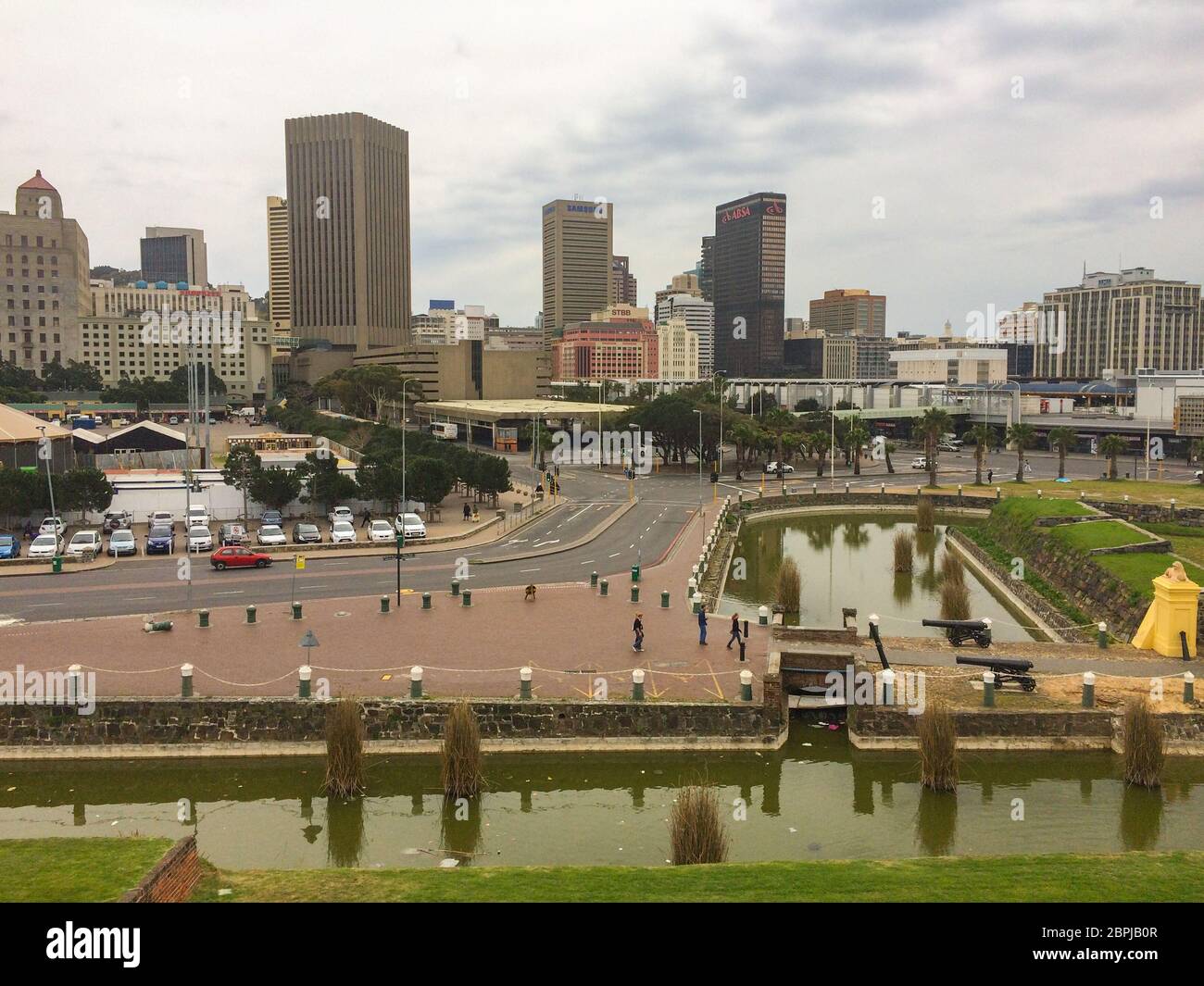 Cape Town, Afrique du Sud - 30 août 2015 : bâtiments modernes au centre-ville du Cap, quartier des affaires, province du Cap occidental. Banque D'Images