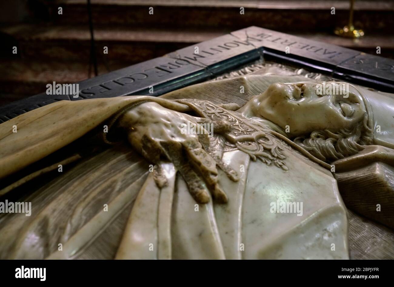 La tombe de l'évêque Louis Habert de Montmort à l'intérieur de la cathédrale de Perpignan.Perpignan.Pyrénées-Orientales.Occitanie.France Banque D'Images