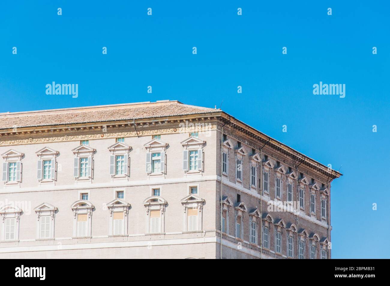 Vue sur la place Saint-Pierre de Rome au Vatican en Italie Banque D'Images