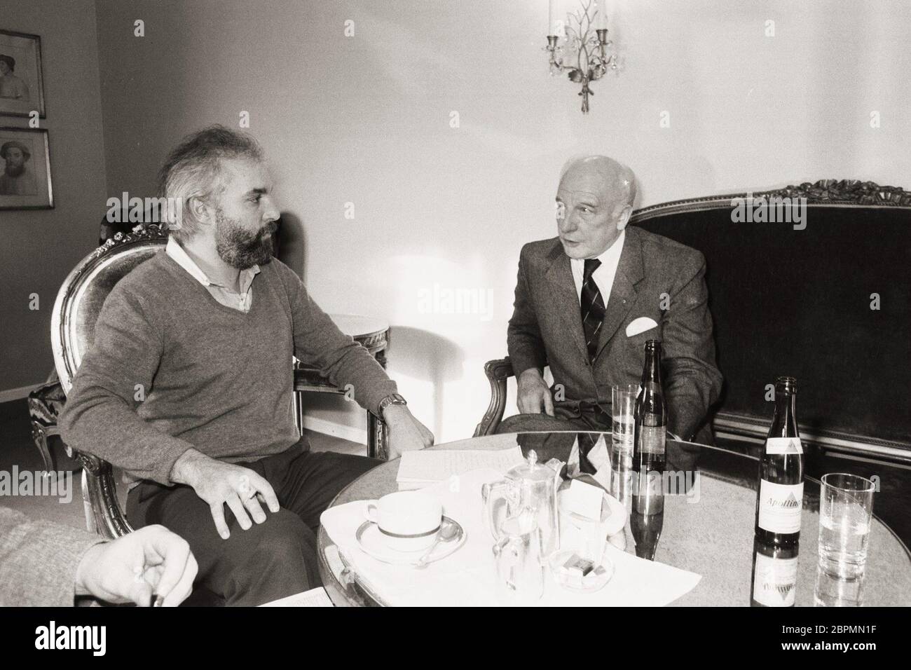Bundespräsident Walter Scheel // 80er Jahren - Interview mit dem ehemaliger Bundespräsident Walter Scheel in den 80er Jahren Banque D'Images