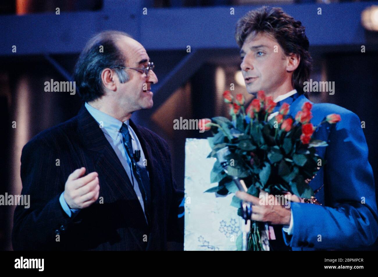 Barry Manilow dans TV-Show - 80er Jahre - Alfred Biolek (liens) und Barry Manilow (rechts) // TV-Show Banque D'Images