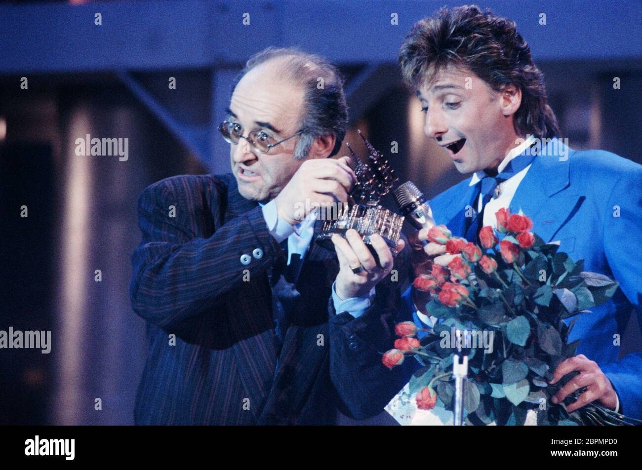 Barry Manilow dans TV-Show - 80er Jahre - Alfred Biolek (liens) und Barry Manilow (rechts) // TV-Show Banque D'Images