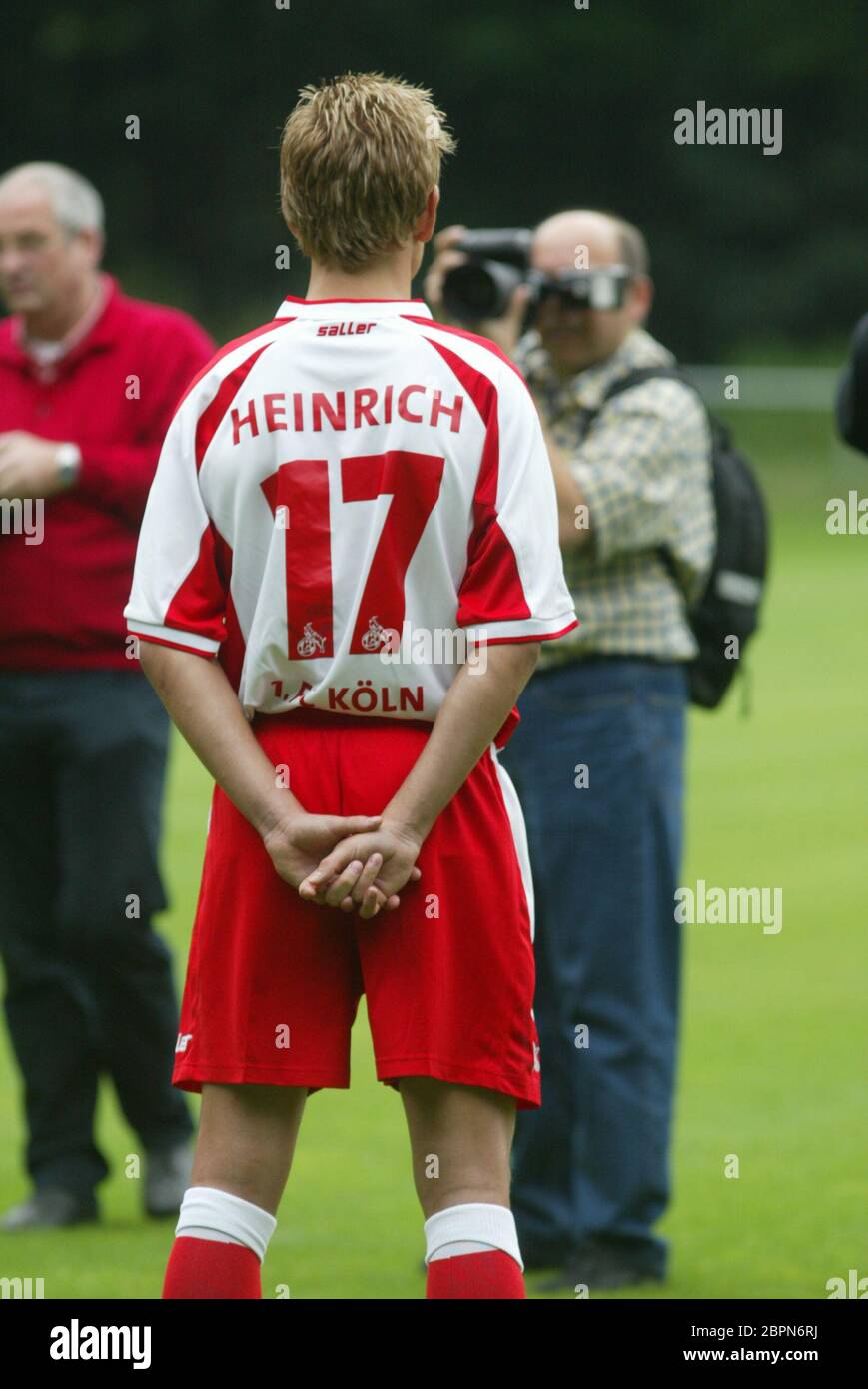 1. FC Köln - Prästation des kaders für die saison 2003/2004 am Geißbockheim. Abwehrspieler Jörg Heinrich. Banque D'Images