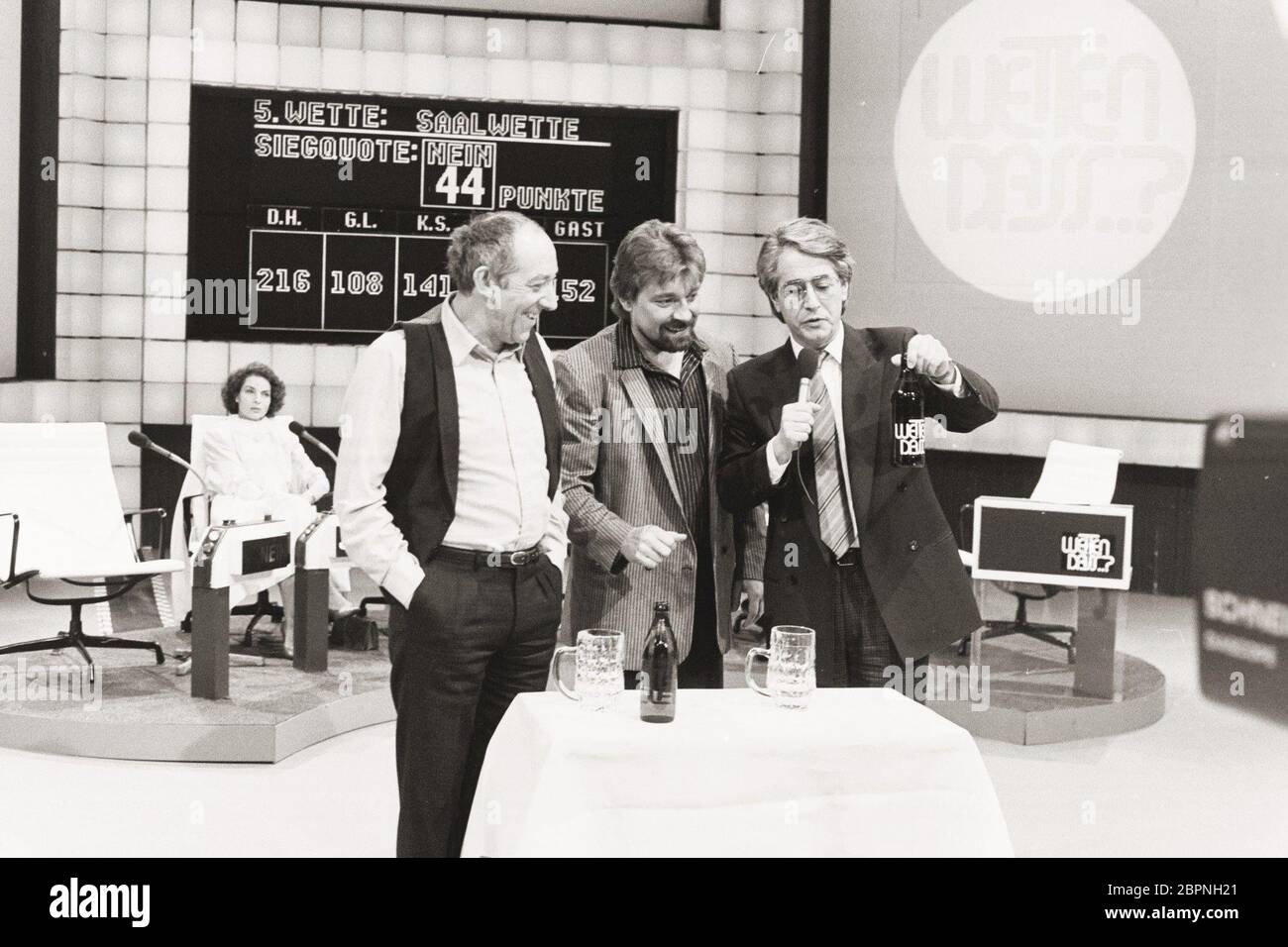 Émission de télévision « Wetten, dass..? » Ausgabe 26 vom 09.02.1985 - Dieter Hallervorden, Jürgen von der Lippe und Frank Elstner Banque D'Images