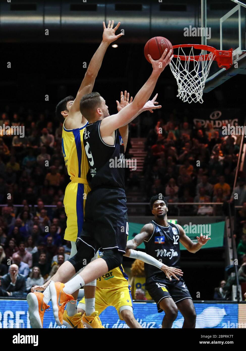 Braunschweig, Allemagne, 27 décembre 2019: Fabian Bleck de Merlins Crailsheim en action pendant le match de basketball BBL Bundesliga Banque D'Images