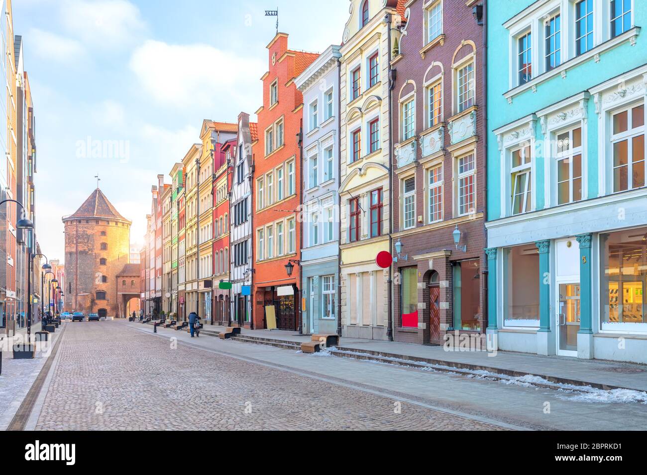 Matin rue européenne de Gdansk, près de la porte d'Stagiewna sur Granery Island, en Pologne. Banque D'Images