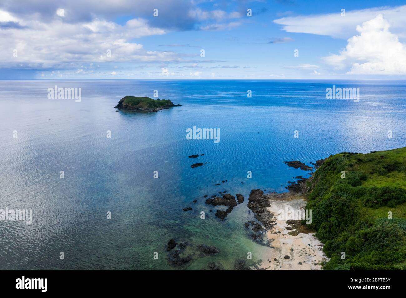 Vue aérienne sur le lagon tropical de l'île Ishigaki d'Okinawa Banque D'Images