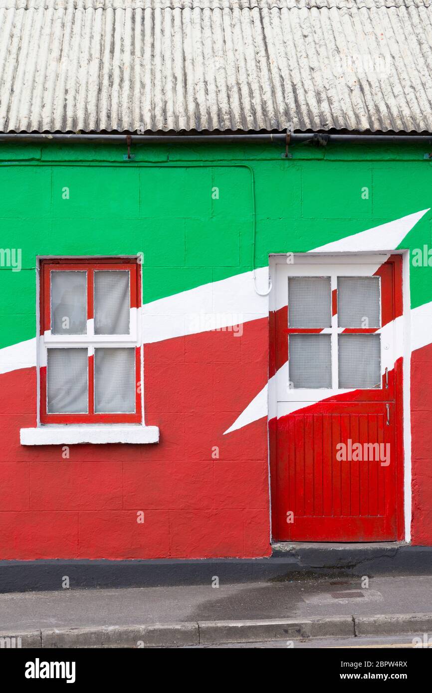 Cottage dans la ville de Balinrobe, comté Mayo, Connaught, Irlande, Europe Banque D'Images