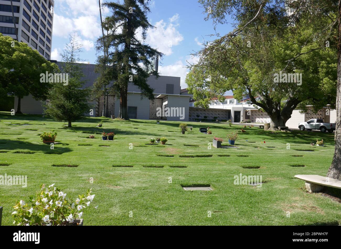 Los Angeles, Californie, États-Unis 19 mai 2020 UNE vue générale de l'atmosphère du parc commémoratif Pierce Brothers Westwood Village le 19 mai 2020 à Los Angeles, Californie, États-Unis. Photo par Barry King/Alay stock photo Banque D'Images
