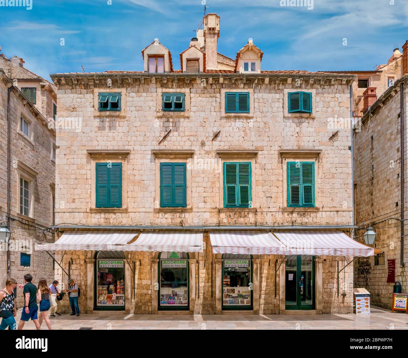 Dubrovnik, Croatie - 3 juin 2016. Un librairie ouvert pour les affaires dans la vieille ville historique. Banque D'Images