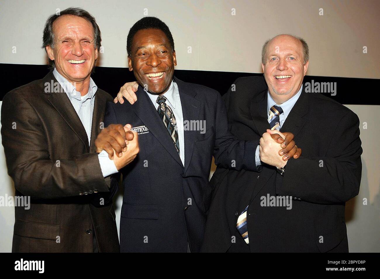 Pele à Köln - Die brasilianische Fußball-Legende Pele zu Besuch à Köln. Liens im Bild Wolfgang Overath und Rechts Reiner Calmund. Banque D'Images