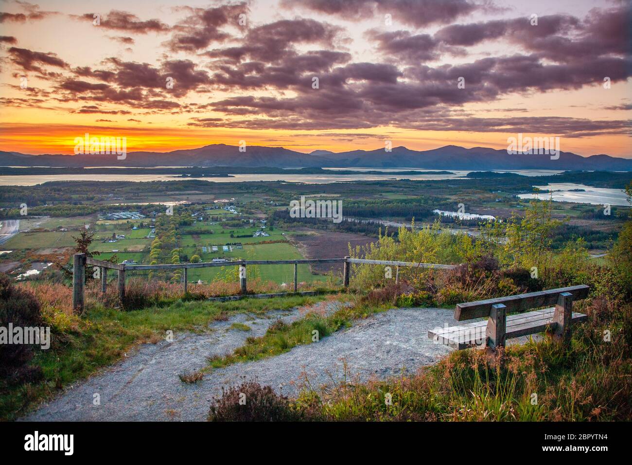 Coucher de soleil sur Benderloch depuis Eagles Eyrie, Ben Lora, Argyll Banque D'Images