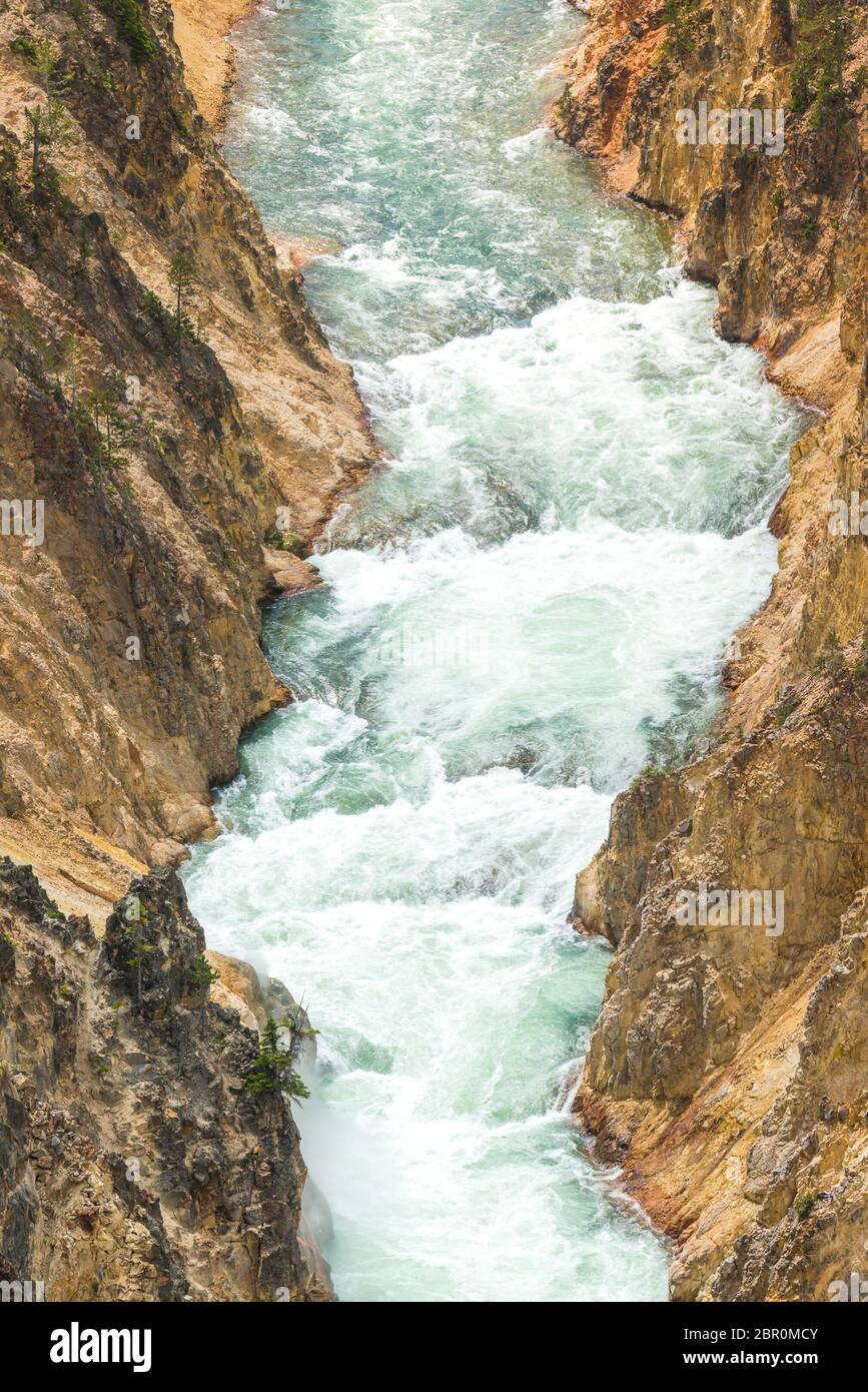 Chutes supérieures le jour dans la pierre jaune parc national de Yellowstone, Wyoming.us a. Banque D'Images