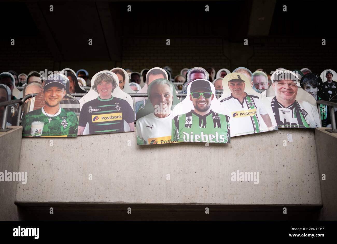 Mönchengladbach, 20.05.2020 Gladbach Fan Mickie Krause fans von Borussia Mönchengladbach können Aufgrund der Corona Pandemie nicht ins Stadion und ste Banque D'Images