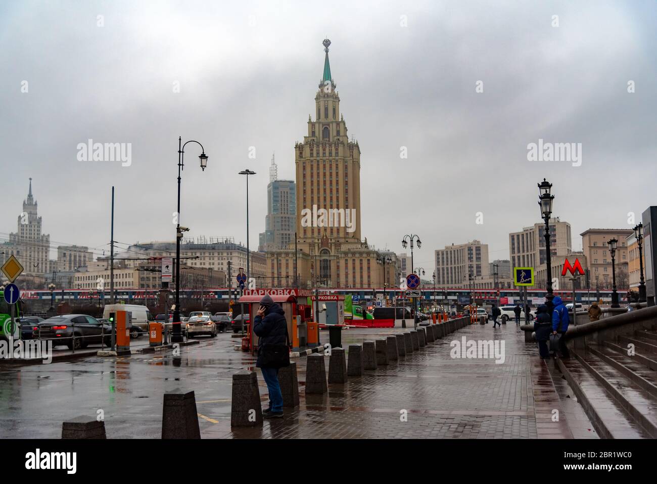 Moscou, Russie: Vue sur l'hôtel Leningradskaya depuis la gare de Leningradsky. Moscou, Russie. Banque D'Images