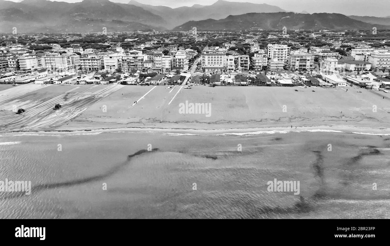 Vue aérienne du Lido di Camaiore, belle ville côtière de Toscane. Banque D'Images