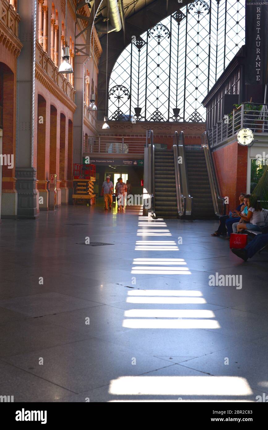 Intérieur de la gare d'Atocha. Madrid, Espagne Banque D'Images