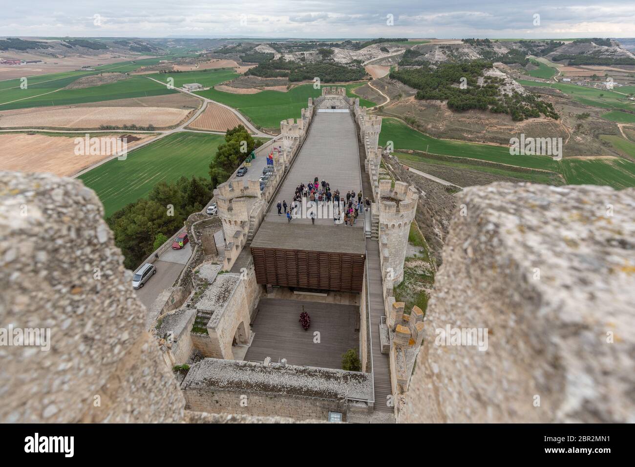 Vue sur le château de Peñafiel depuis l'intérieur du château. Banque D'Images