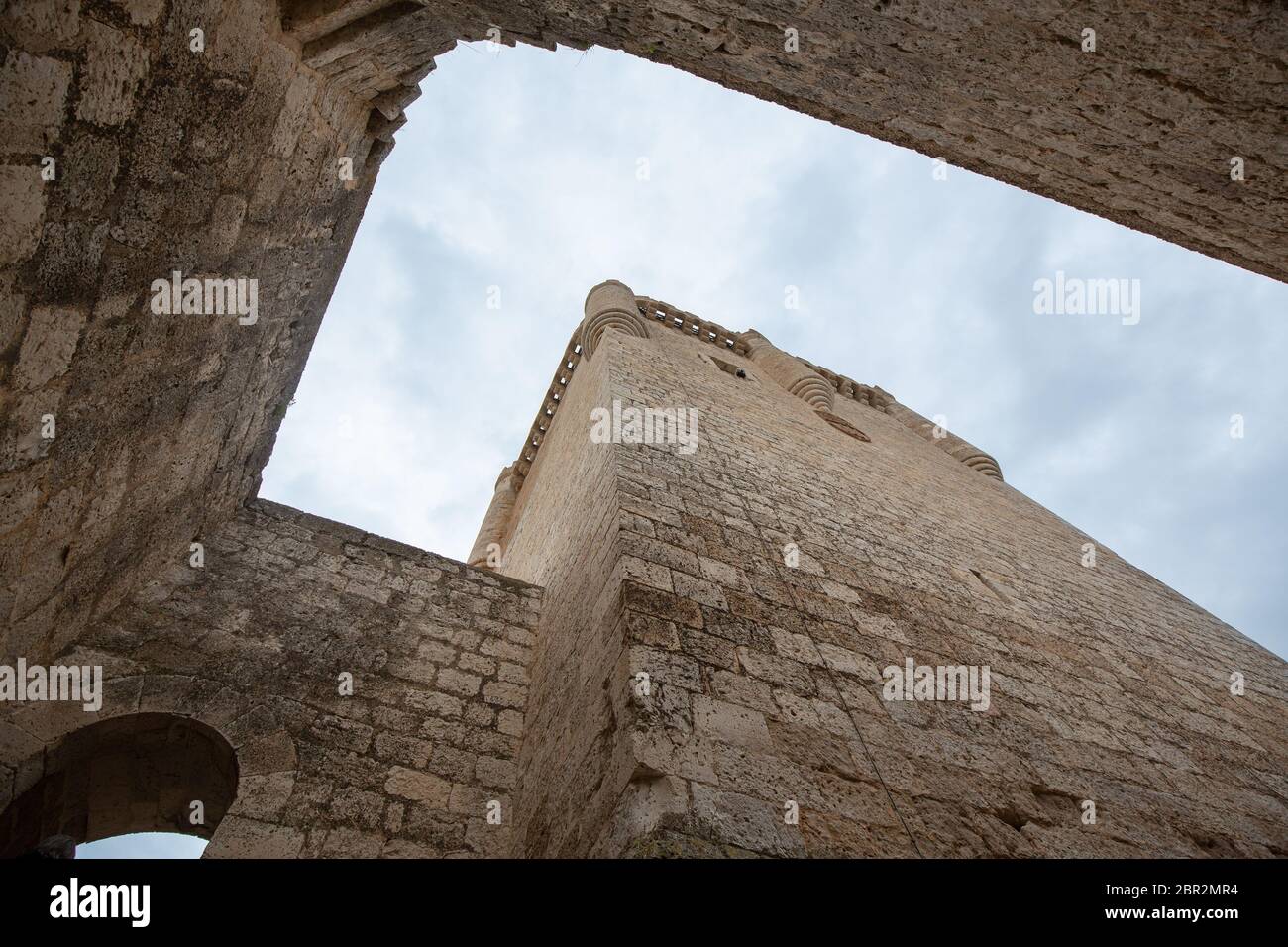 Vue sur le château de Peñafiel depuis l'intérieur du château. Banque D'Images