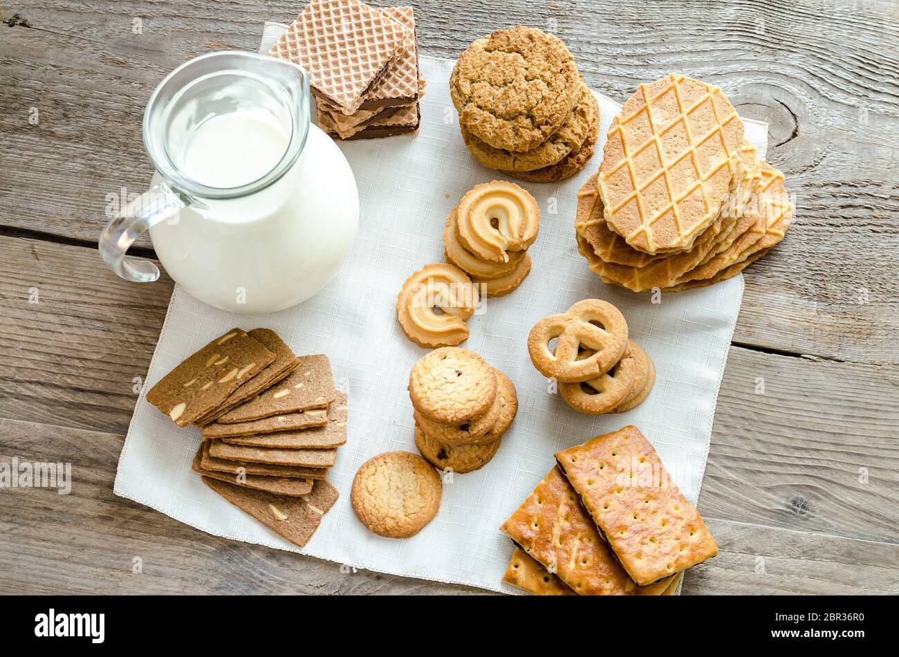 Le beurre et biscuits aux amandes Banque D'Images