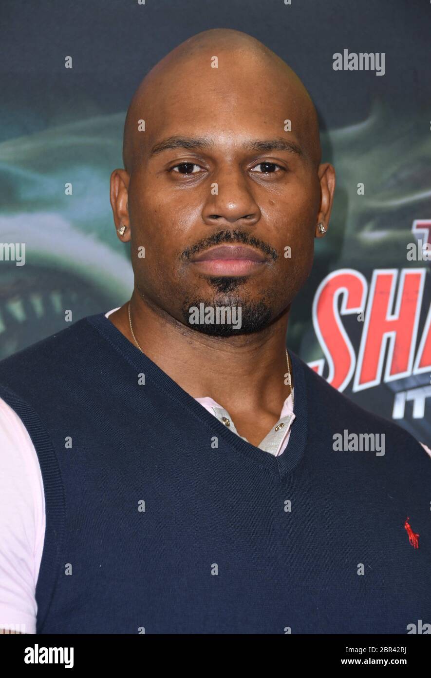 Playa Vista, États-Unis. 19 août 2018. 20 mai 2020 - corps de l'ancienne WWE Star Shad Gaspard trouvé sur la plage de Venise. Un sauveteur a rapporté avoir vu une vague 's'était écrasée sur M. Slad Gaspard et il a été balayé en mer. Photo du fichier: 19 août 2018 - Playa Vista, Californie - Shad Gaspard.'The Last Sharknado: It's about Time' première tenue à Cinemark - Playa Vista. Crédit : Birdie Thompson/AdMedia/Newscom/Alay Live News Banque D'Images
