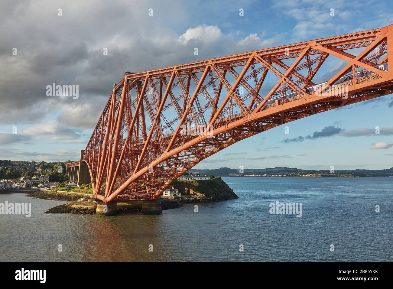 Le Forth Rail Bridge, l'Écosse, la connexion de South Queensferry (Édimbourg) avec le Nord Queensferry (Fife) Banque D'Images