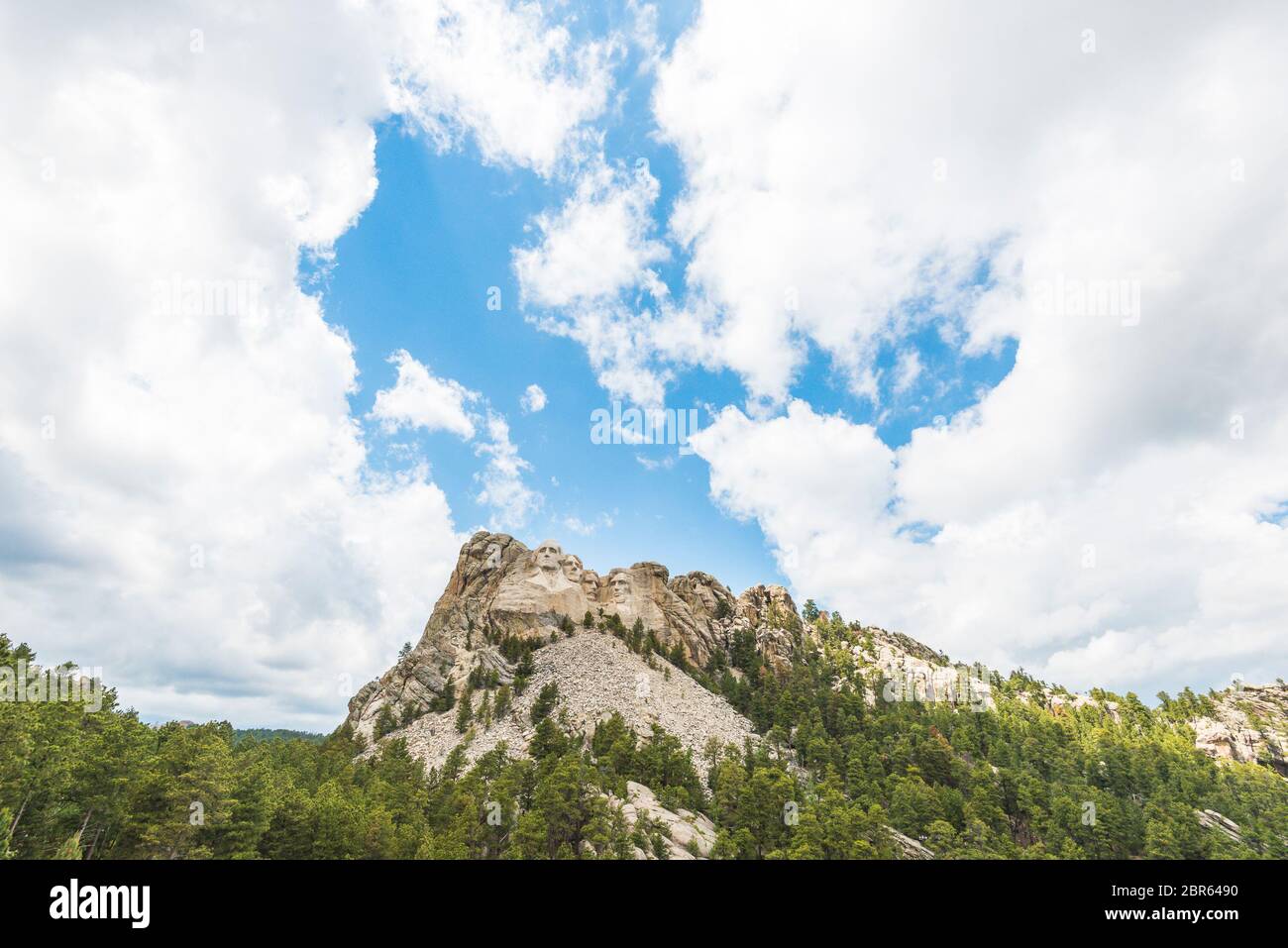 Mémorial national du Mont Rushmore le jour ensoleillé, Dakota du Sud, états-unis. Banque D'Images
