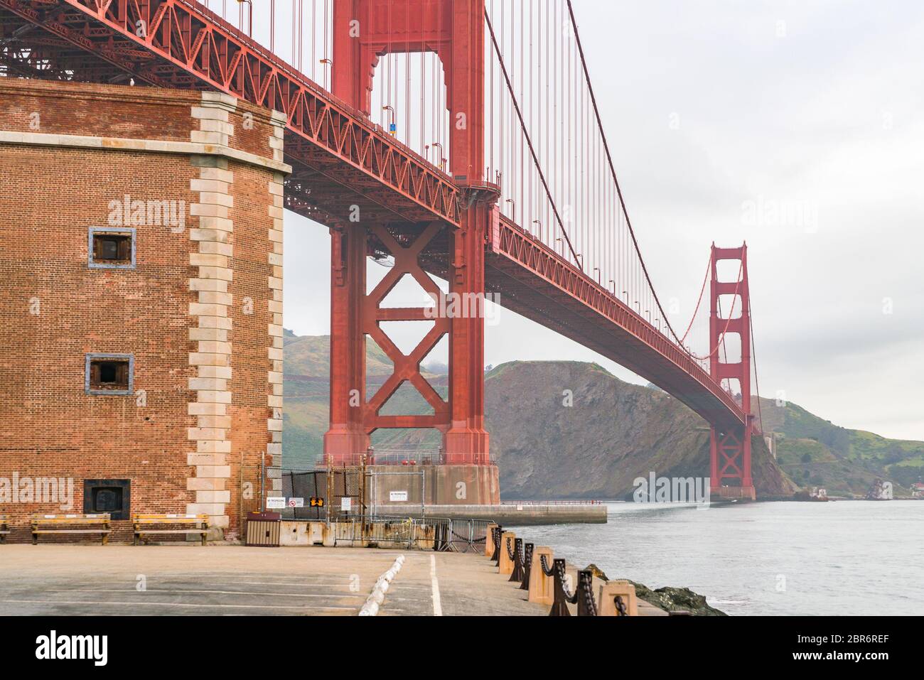 Golden Gate le matin avec brouillard comme d'habitude, San Francisco, Californie, usa. Banque D'Images