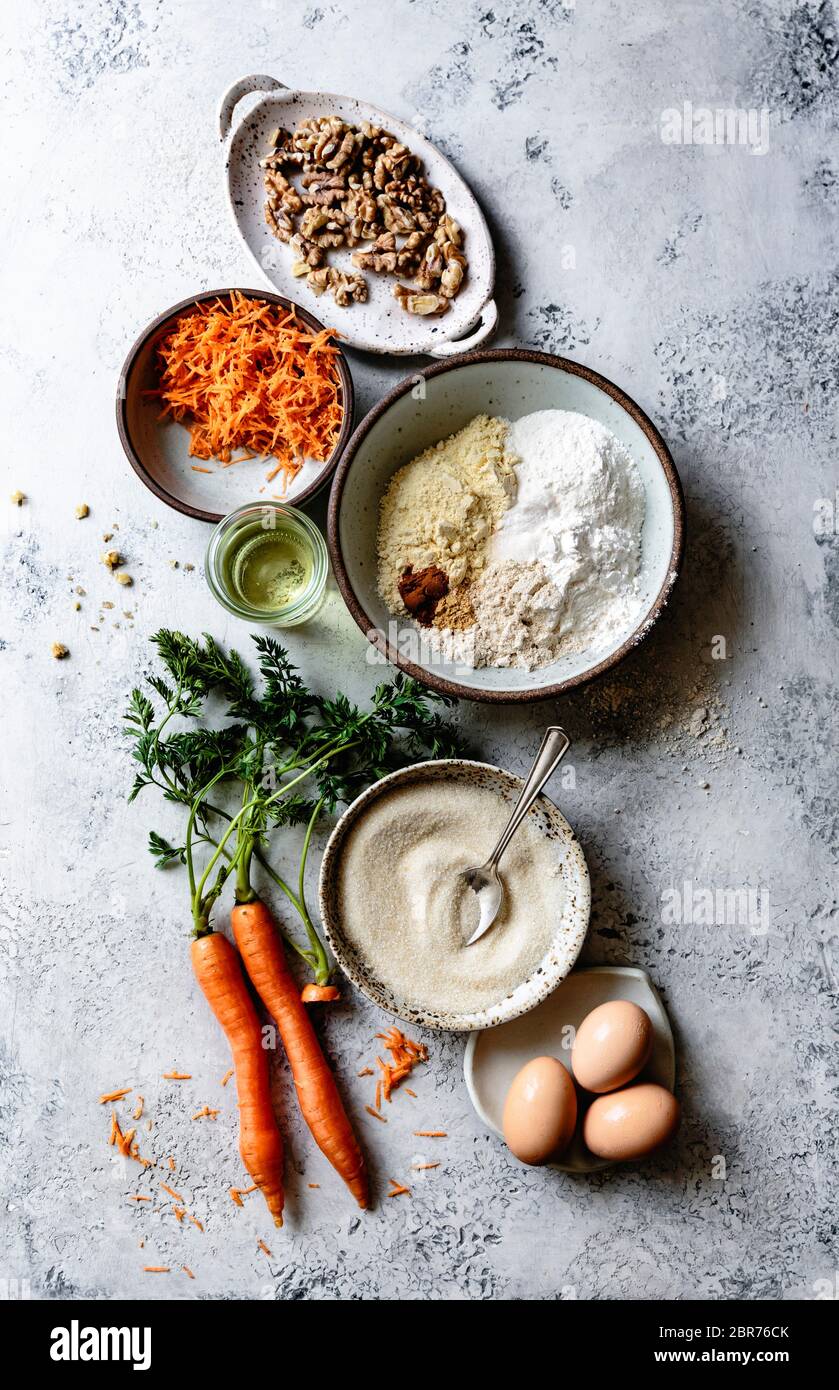 Ingrédients pour gâteau de carottes. Banque D'Images