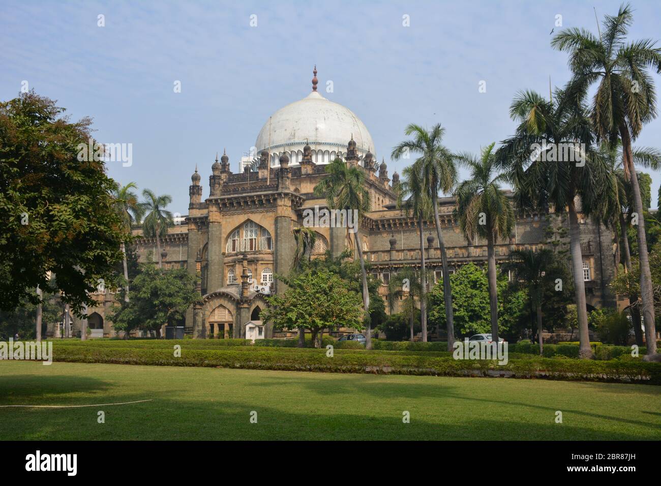 Le musée Chhatrapati Shivaji Maharaj Vatu Sangrahalaya (CSMVS) de Mumbai, construit dans le style indo-Saracenic, présente des œuvres d'art anciennes de l'Inde et d'ailleurs Banque D'Images