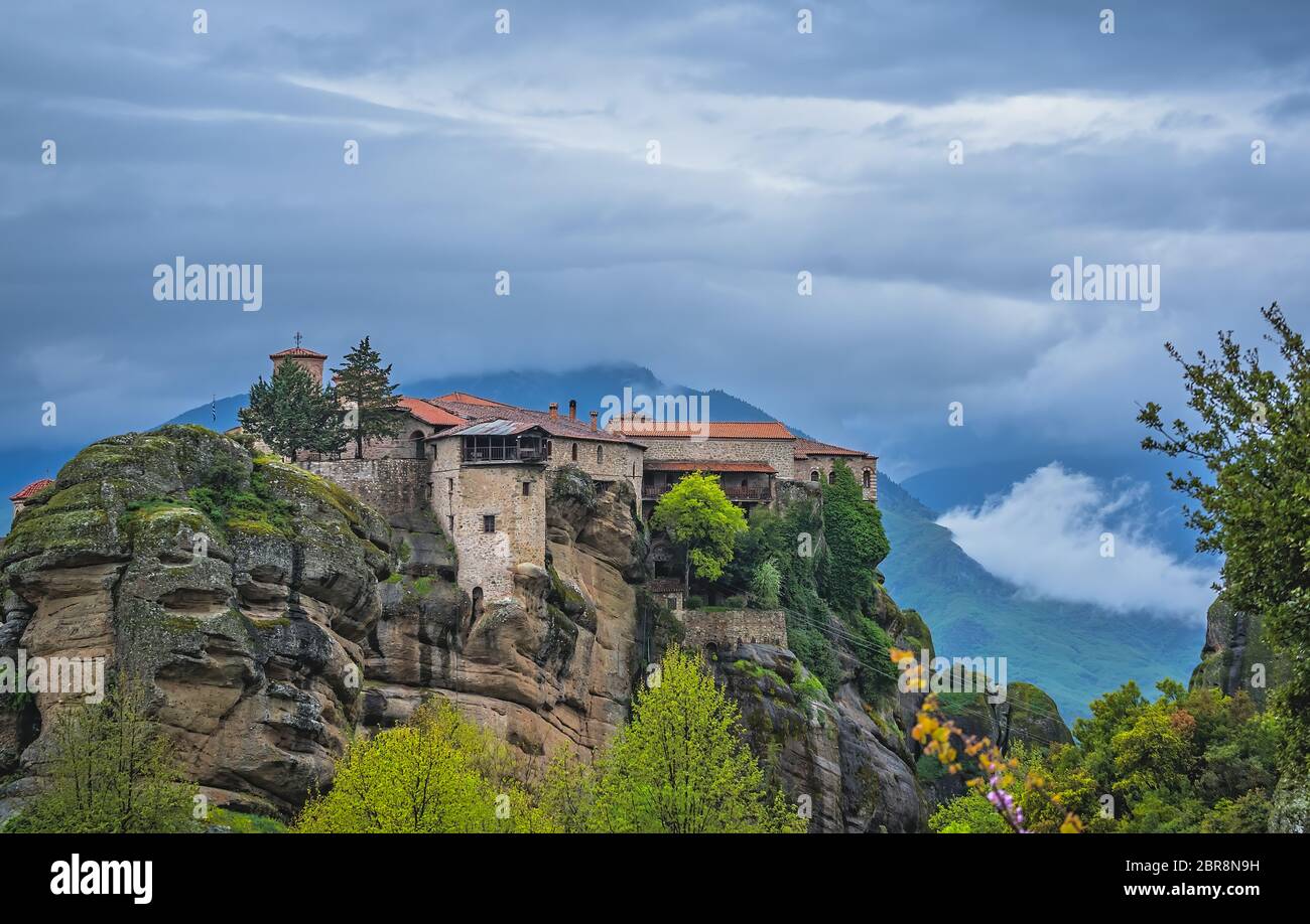 Situé au sommet d'un rocher Saint Monastère de Grand Meteoron dans Météores, Grèce Banque D'Images