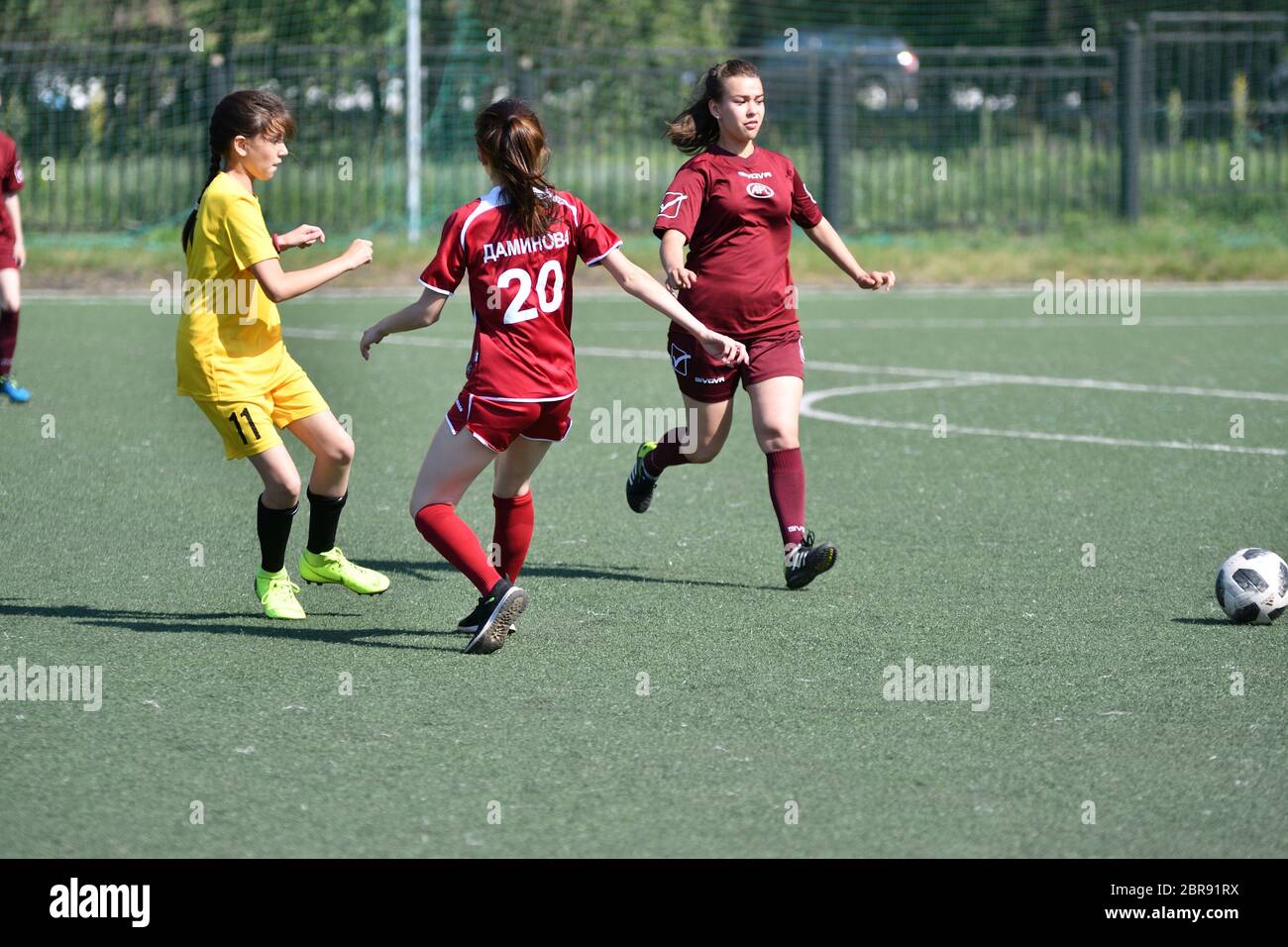 Orenbourg, Russie - 12 juin 2019 année: Les filles jouent au tournoi de football féminin, dédié à la Journée de la Russie Banque D'Images