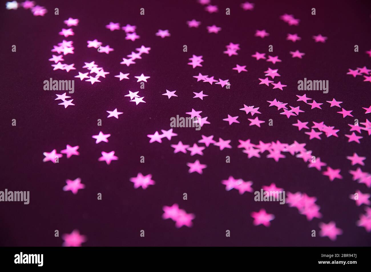 Décoration de table en étoile Confetti à paillettes étoiles métallisées pour les décorations de fête de mariage Banque D'Images