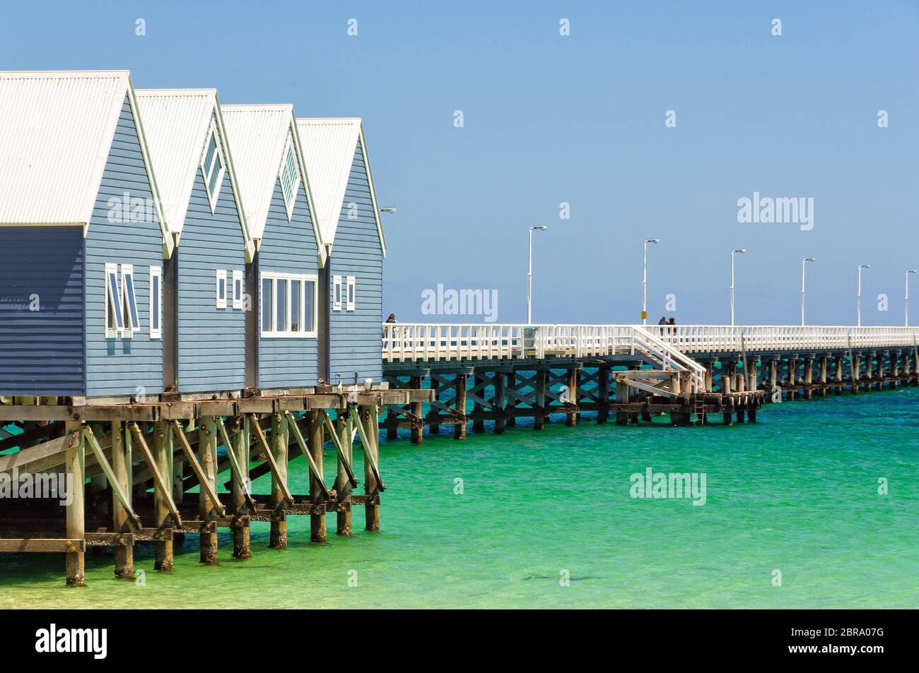 L'emblématique Busselton Jetty est 1841 mètres de long, ce qui en fait la deuxième plus longue jetée en bois dans le monde - Busselton, WA, Australie Banque D'Images