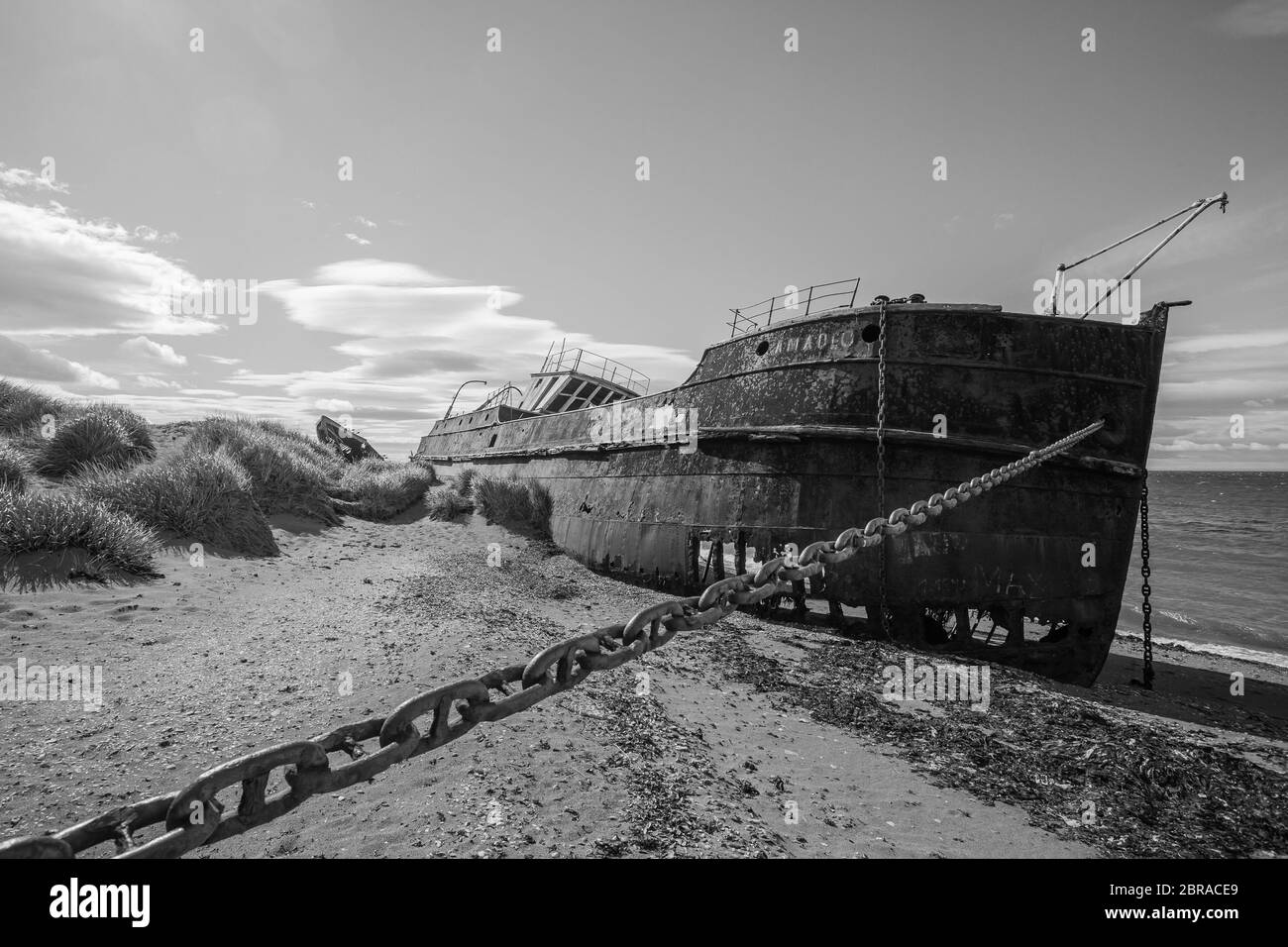 Wreckages sur San Gregorio, Chili site historique. Les navires échoués Banque D'Images