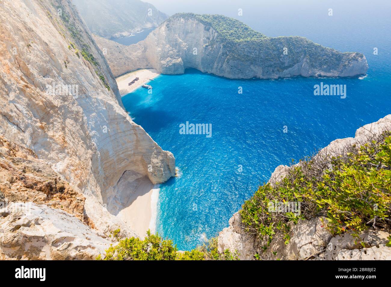 La baie de Navagio et Ship Wreck Beach en été. Le plus célèbre monument