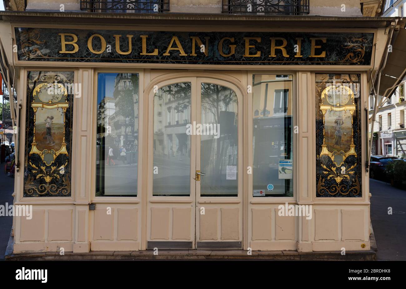 La boulangerie et pâtisserie française traditionnelle Bo est située près de la place de la Bastille à Paris, en France. Banque D'Images