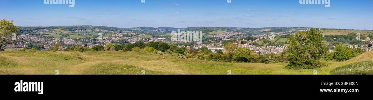 Vue de Selsley Common vers Stroud, Cotswolds, Gloucestershire, Angleterre, Royaume-Uni Banque D'Images