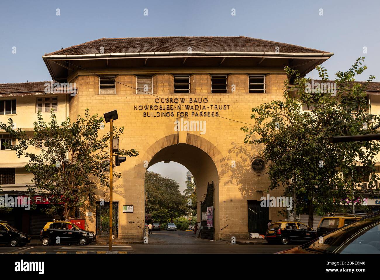 18 Nov 2019 Cusrow Baug a été construit en 1934 pour seulement (Parsi Zoroastriens)Colaba Mumbai Maharashtra INDE Banque D'Images