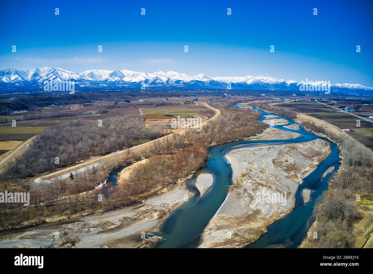 Photographie aérienne de la rivière Tokachi, Hokkaido, Japon Banque D'Images