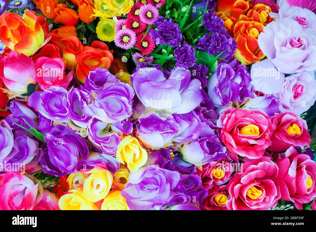Fleurs de soie en vente au marché national de Psar, Battambang, Cambodge, Asie du Sud-est Banque D'Images
