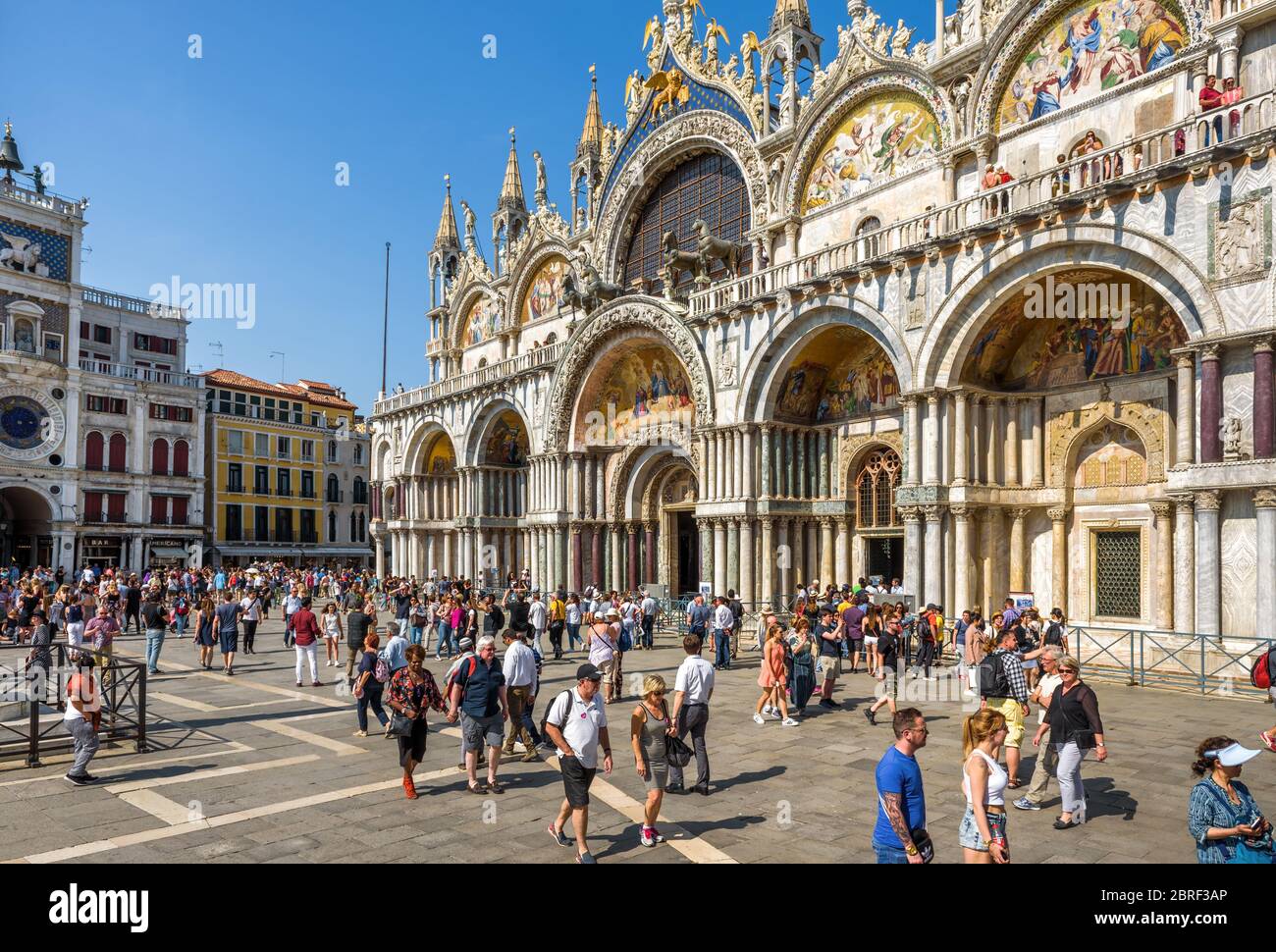 Venise, Italie - 19 Mai 2017 : Piazza San Marco (Place Saint Marc) Avec Basilique Saint-Marc. C'est la place principale de Venise. Banque D'Images