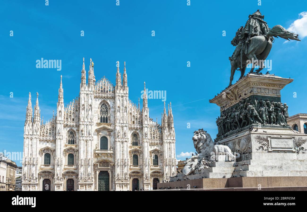 Cathédrale de Milan (Duomo di Milano) et monument à Victor Emmanuel II sur la Piazza del Duomo, Milan, Italie. La célèbre cathédrale de Milan est le principal monument de Banque D'Images